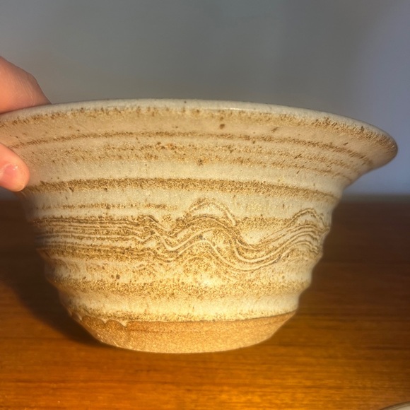 Handcrafted art pottery bowl with lid white glaze marked - Picture 5 of 12